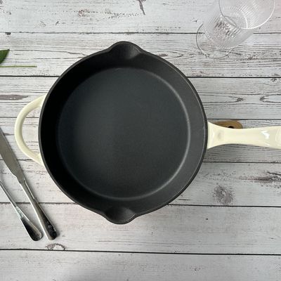 Roheisen-Email beschichtete das Braten von Pan Non Stick Durable Black-Innenraum