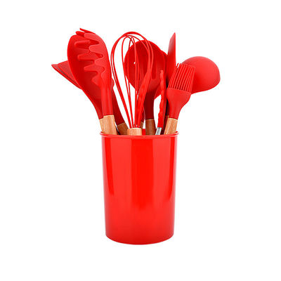 Rote Emaille Gusseisen Flachkasserolle mit Silikon-Schnitzel-Sets