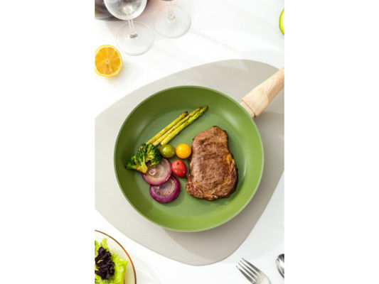 Gesund, Stock-Bratpfanne 7Inch mit Titanbeschichtung nicht kochend