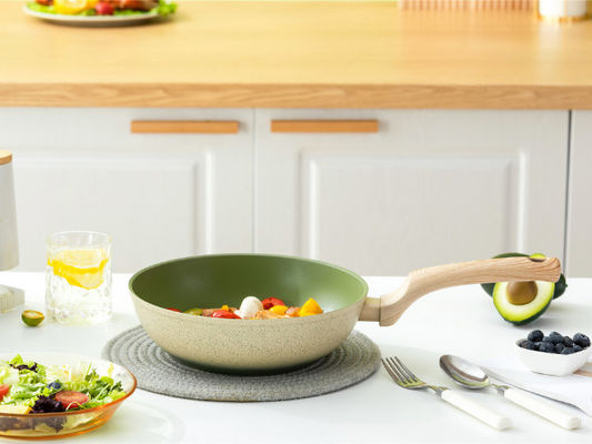 Gesund, Stock-Bratpfanne 7Inch mit Titanbeschichtung nicht kochend
