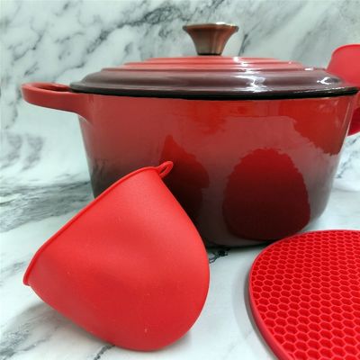 Premium 6 Quart Emaillierte Gusseisen-Ofen mit Deckel - Erhältlich in 6 Farben mit Silikonhandschuhen &amp; Topfhalter